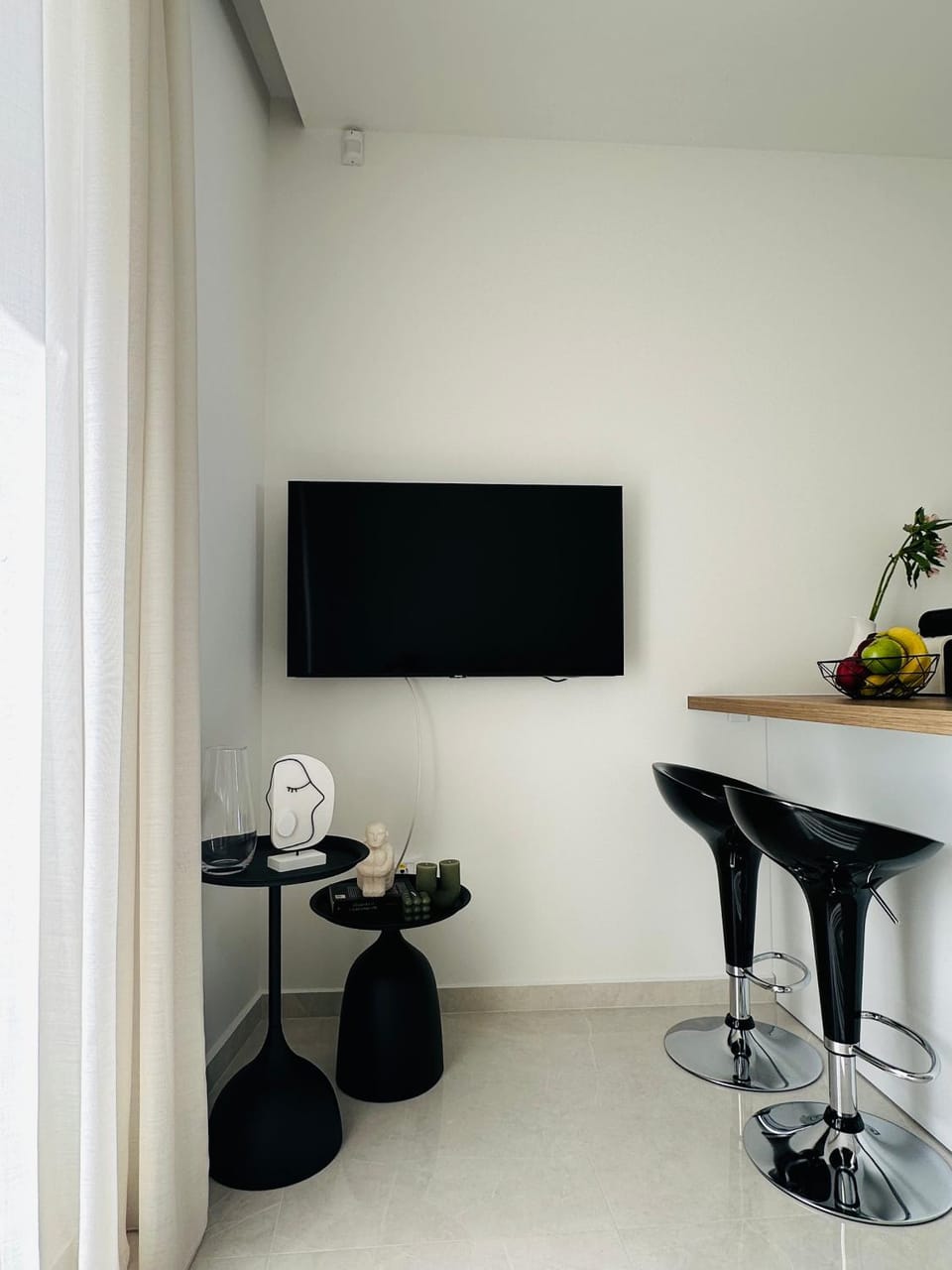 TV and multimedia, Dining area