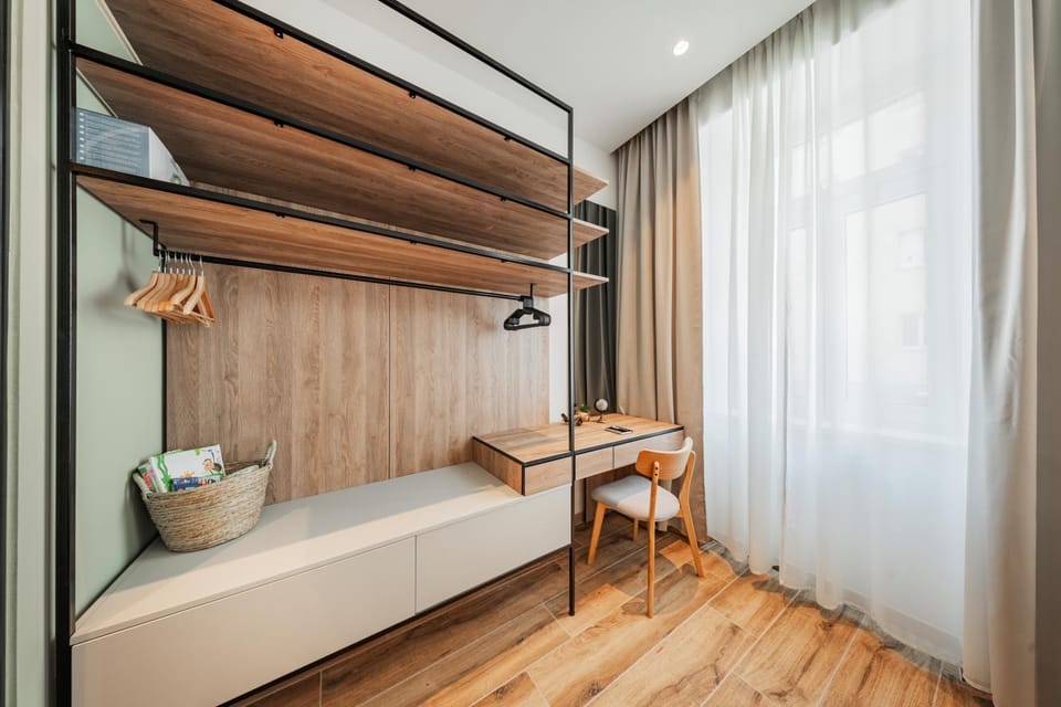 Photo of the whole room, Bedroom