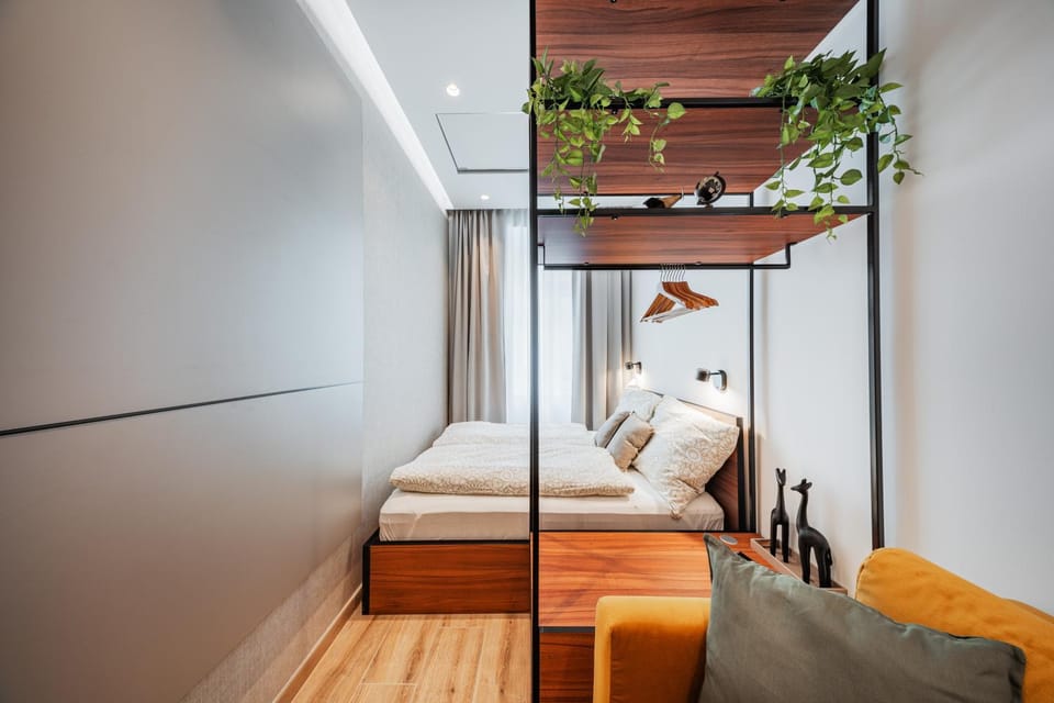 Bed, Living room, Photo of the whole room, Seating area, Bedroom