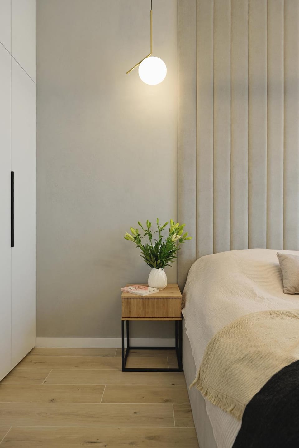 Photo of the whole room, Bedroom