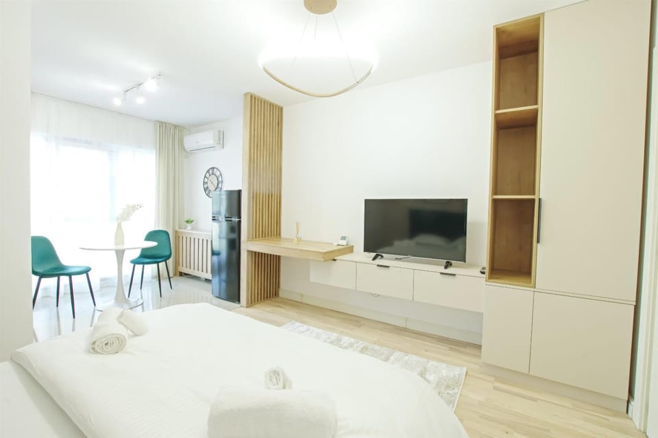 Himson Stylish Studio-Self Check-in near Airport & Mall Apartment in Moldova