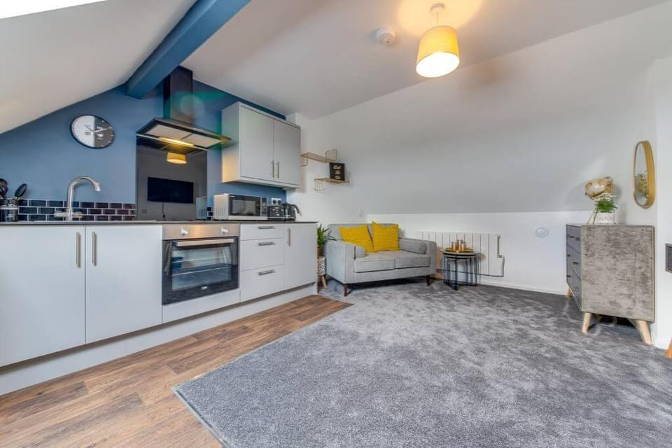 Kitchen or kitchenette, Living room, Seating area, Dining area, dishwasher, oven, stove