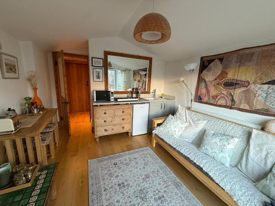 Kitchen or kitchenette, Living room, Seating area