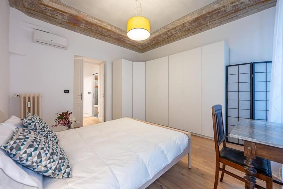 Bed, Photo of the whole room, Bedroom, wardrobe, air conditioner
