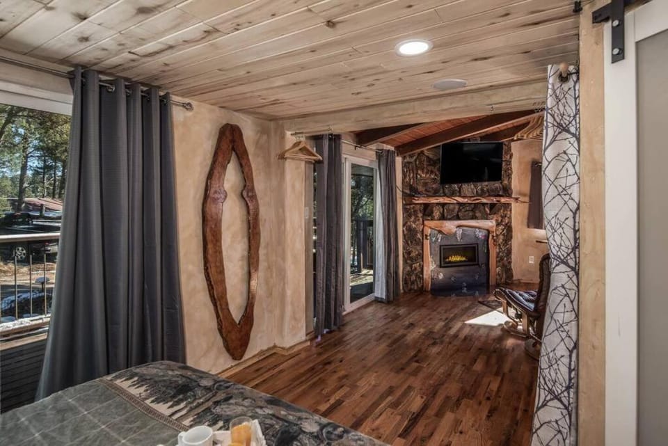 The Love Shack in the Historic Upper Canyon House in Ruidoso
