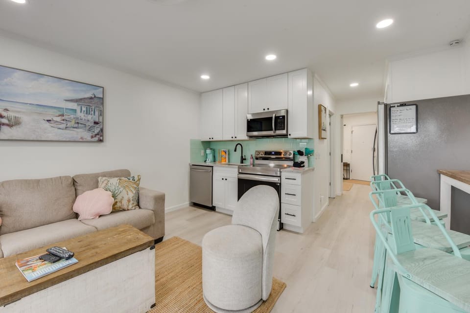 Pool Access! Oceanfront Hilton Head Island Condo House in South Forest Beach
