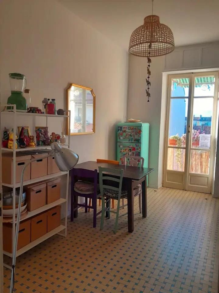 Communal kitchen, kitchen