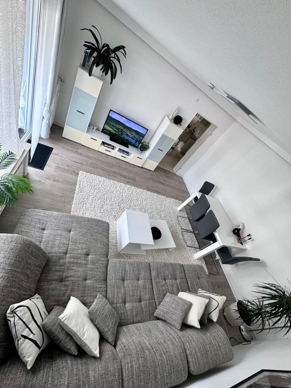 TV and multimedia, Living room, Photo of the whole room, Seating area