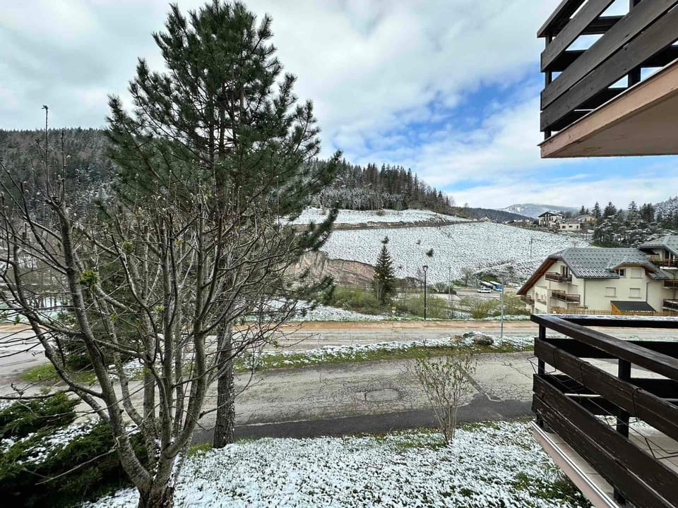 Appartement cosy proche centre, terrasse vue Bois Barbu - FR-1-515-209 Apartment in Provence-Alpes-Côte d'Azur