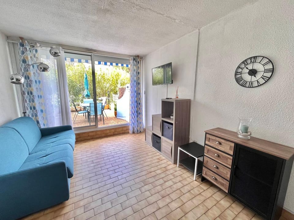 Studio pour 4 pers avec terrasse, proche plage - FR-1-716-74 Apartment in Le Grau-du-Roi