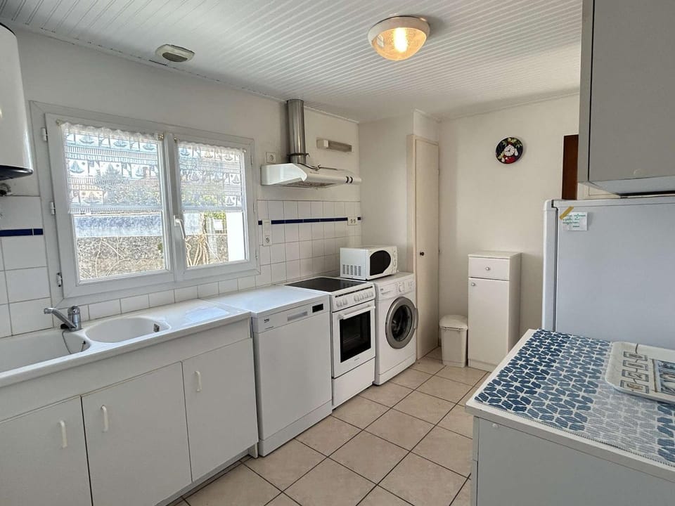 Maison calme proche plage avec jardin clos, parking privé & barbecue – L'Épine - FR-1-224B-221 House in Pays de la Loire