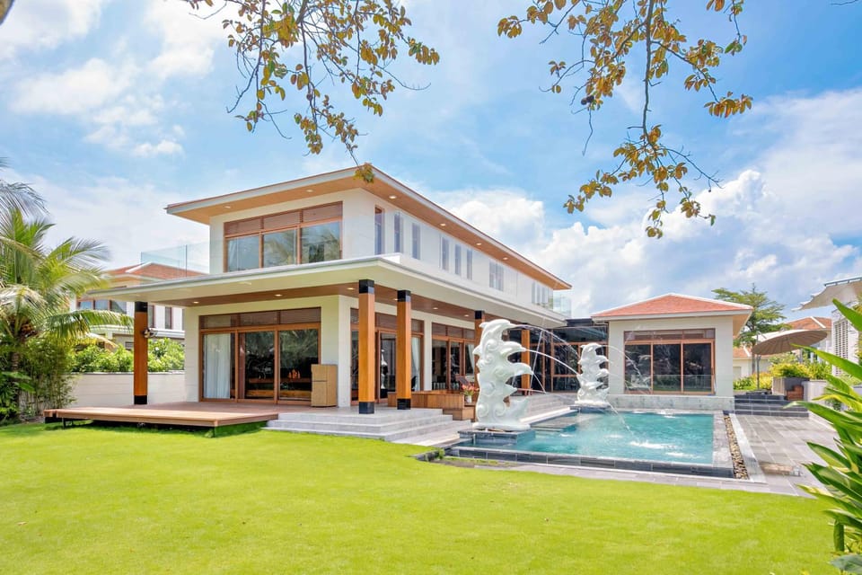 Property building, Spring, Day, Garden, Garden view, Pool view, Swimming pool, sunbed
