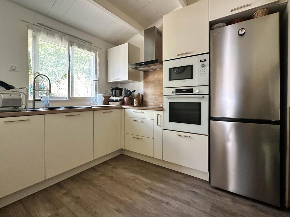 Villa 3 Chambres, 7 Pers., Terrasse, Parking, La Palmyre - FR-1-705-63 House in Les Mathes