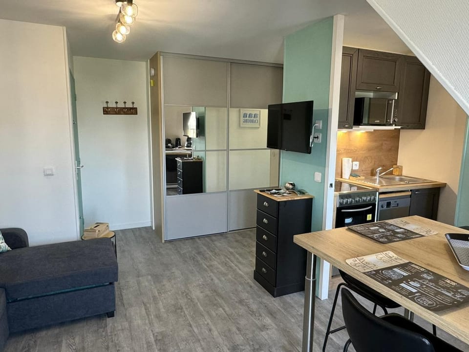 Appartement 3 pers refait à neuf près plage/thalasso à Cabourg, balcon, cuisine équipée - FR-1-487-366 Apartment in Cabourg