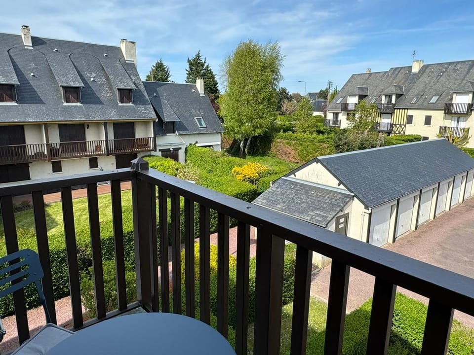 Appartement 3 pers refait à neuf près plage/thalasso à Cabourg, balcon, cuisine équipée - FR-1-487-366 Apartment in Cabourg
