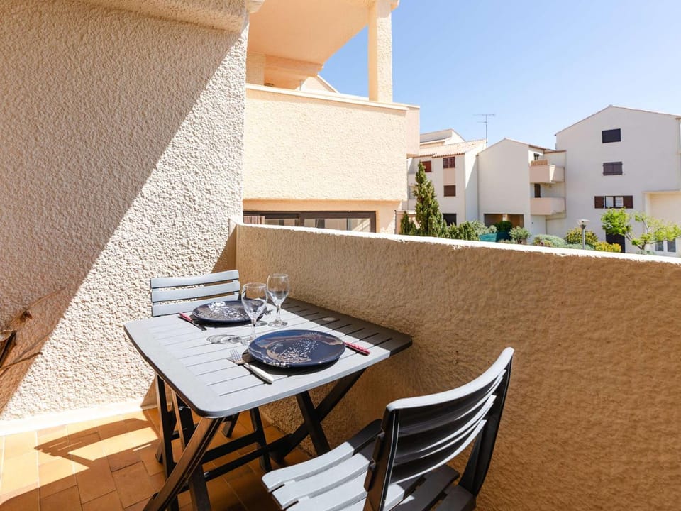 Appartement T2 avec balcon, parking privé, petit animal admis - FR-1-409-266 Apartment in Fleury