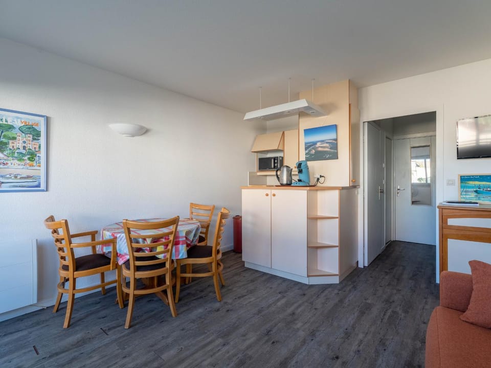 Appartement Calme Proche Plage avec Parking Sécurisé et Balcon - Arcachon - FR-1-319-547 Apartment in Arcachon