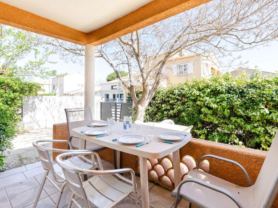 Maison de vacances à 300m de la plage avec 3 chambres, parking privé et jardin équipé - FR-1-409-267 Villa in Fleury