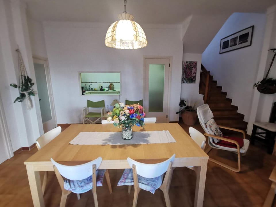 Casa espaciosa de 10 pers. con terraza, cerca de la playa y área de entretenimiento en Llançà - ES-89-138 House in Alt Empordà