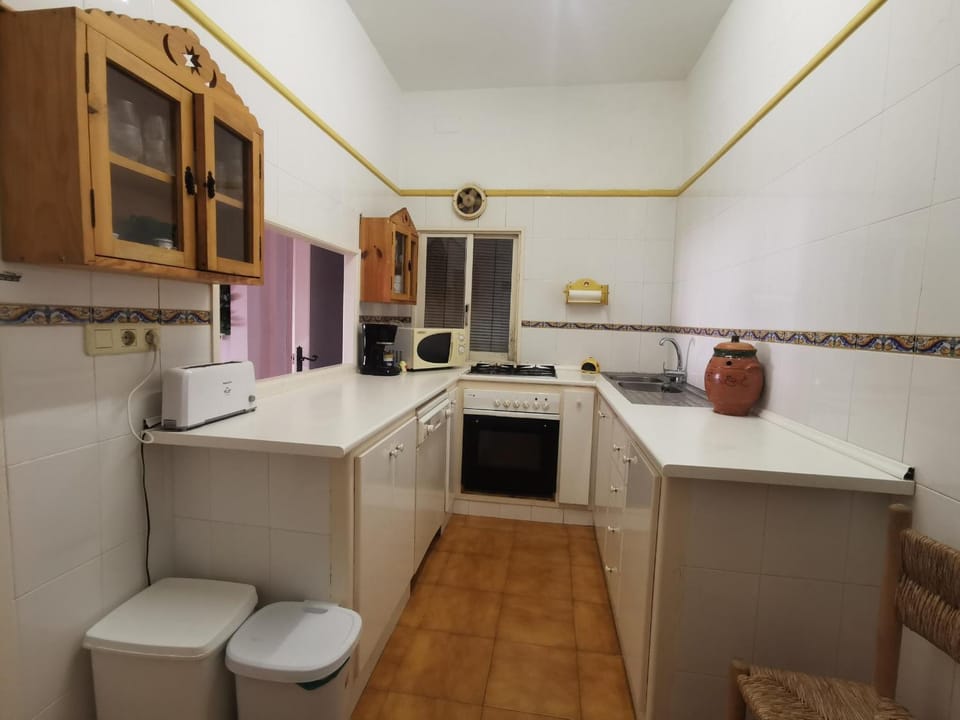 Casa espaciosa de 10 pers. con terraza, cerca de la playa y área de entretenimiento en Llançà - ES-89-138 House in Alt Empordà