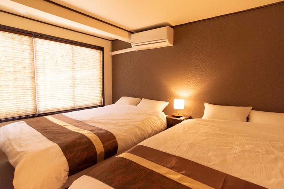 Bed, Bedroom, air conditioner