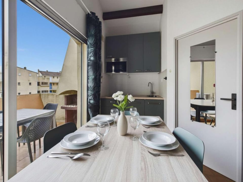 Appartement Confortable Pour 6 Avec Terrasse et Accès Direct Plage à Marseillan - FR-1-326-819 Apartment in Marseillan