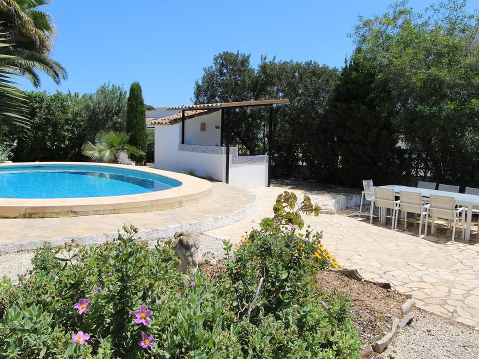 Maravillosa villa en Moraira con piscina privada y jardín, cercana a la playa, ideal para familias - HISP-216-207 Villa in Marina Alta