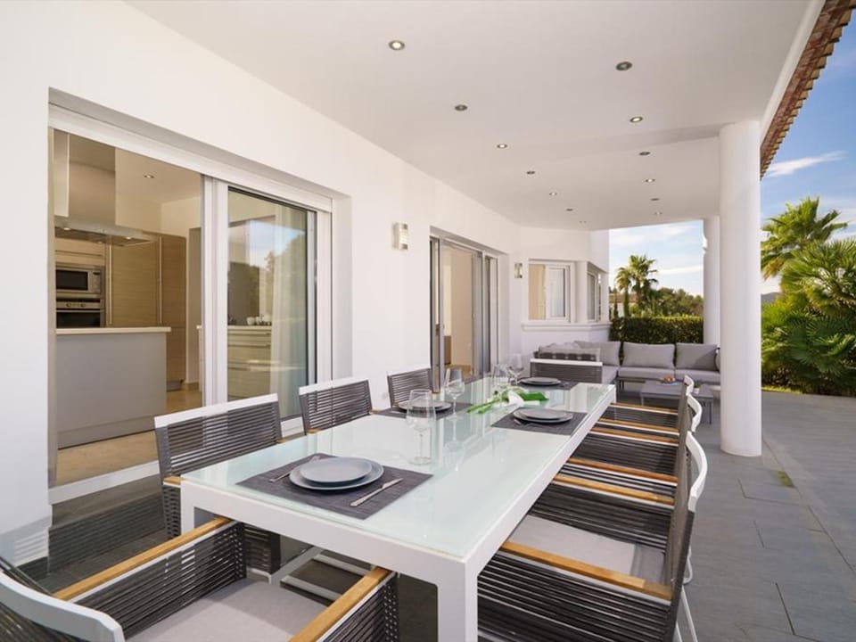 Villa con Piscina Privada y Vistas, 4 Hab, Cerca Playa, Ideal para Familias y Amigos - HISP-216-217 Villa in Marina Alta