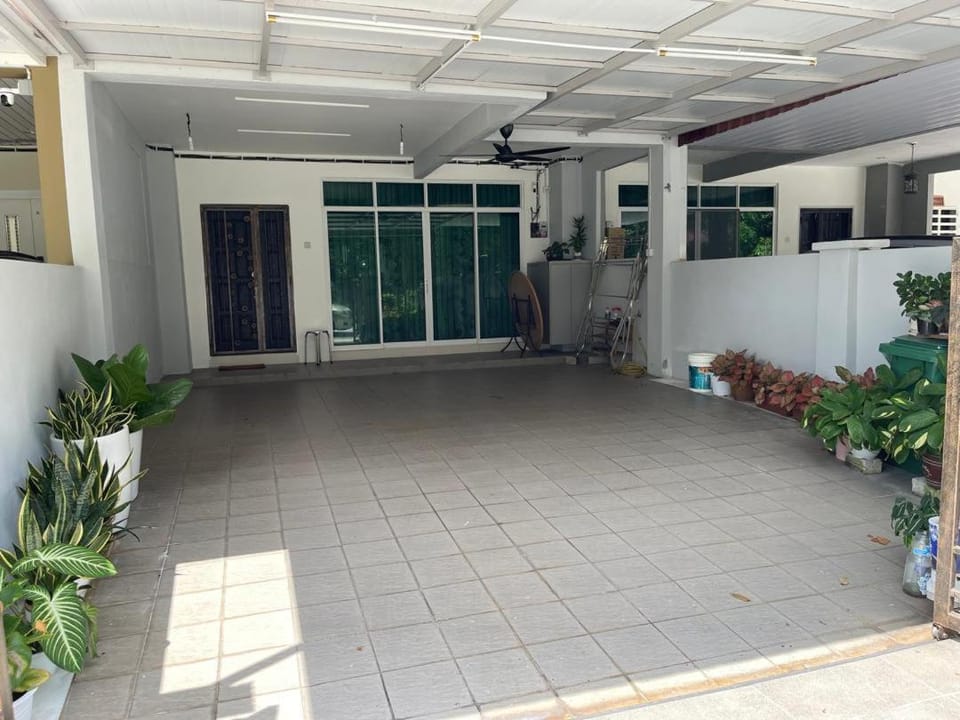 Nyaman Sweet Home 5 bedroom 5 bathroom 18pax Apartment in Bayan Lepas