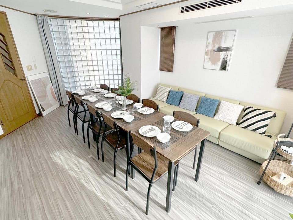 Living room, Dining area