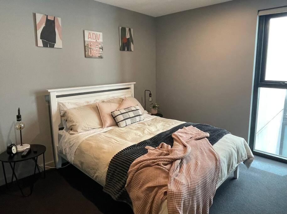Foreshore apt -sleeps 4 -free parking -WI-FI Apartment in Canberra
