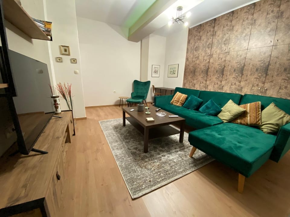 TV and multimedia, Seating area, Evening entertainment