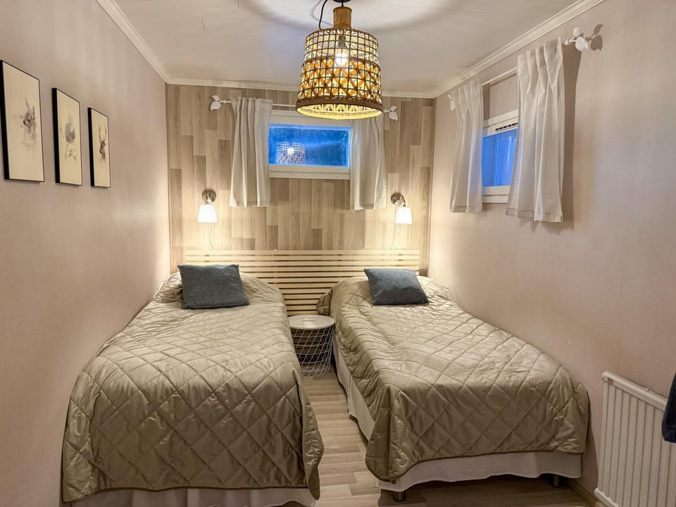 Lakefront Villa AINOLA, 55 km from Rovaniemi Villa in Rovaniemi