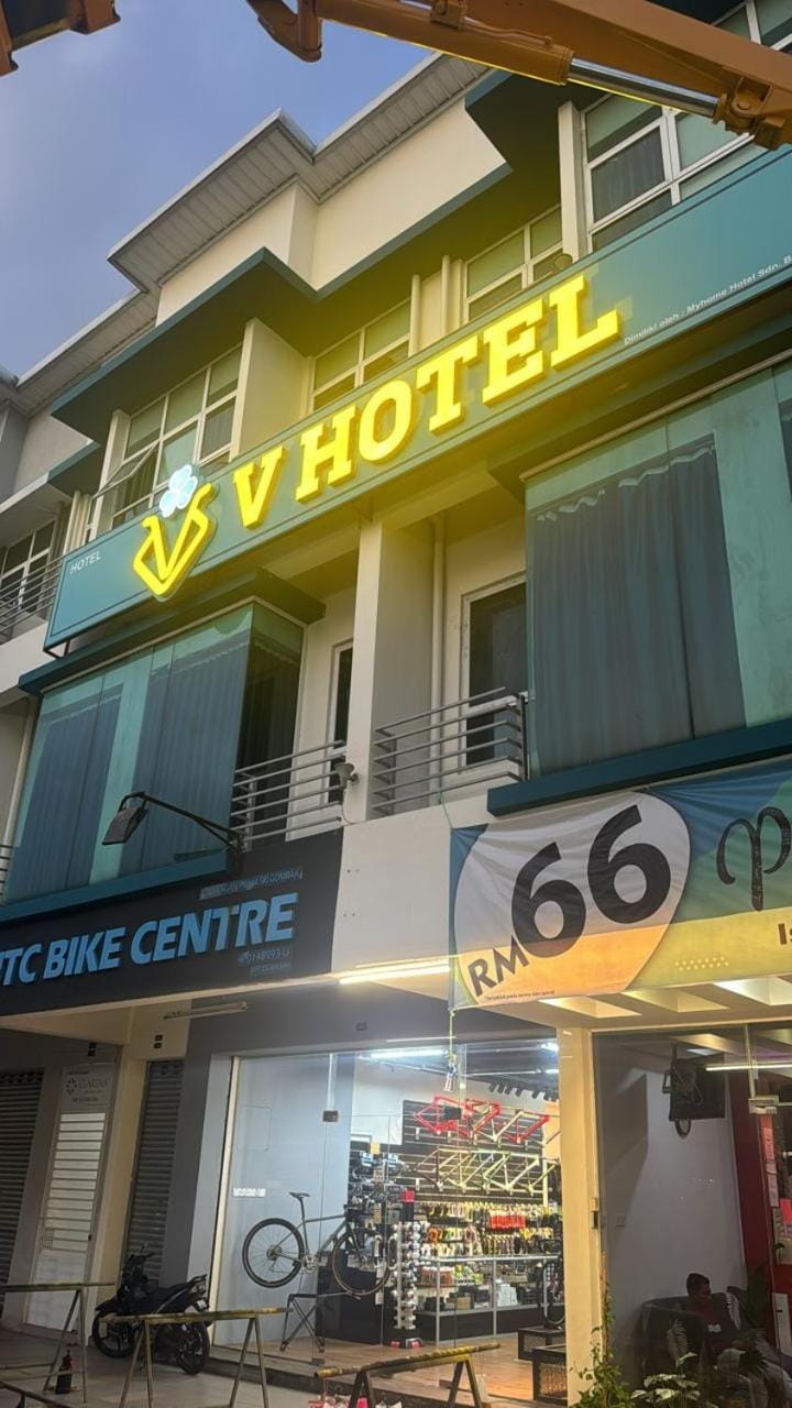 Facade/entrance