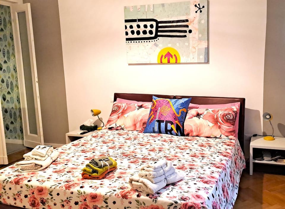 Bed, Photo of the whole room, Bedroom, furniture, towels