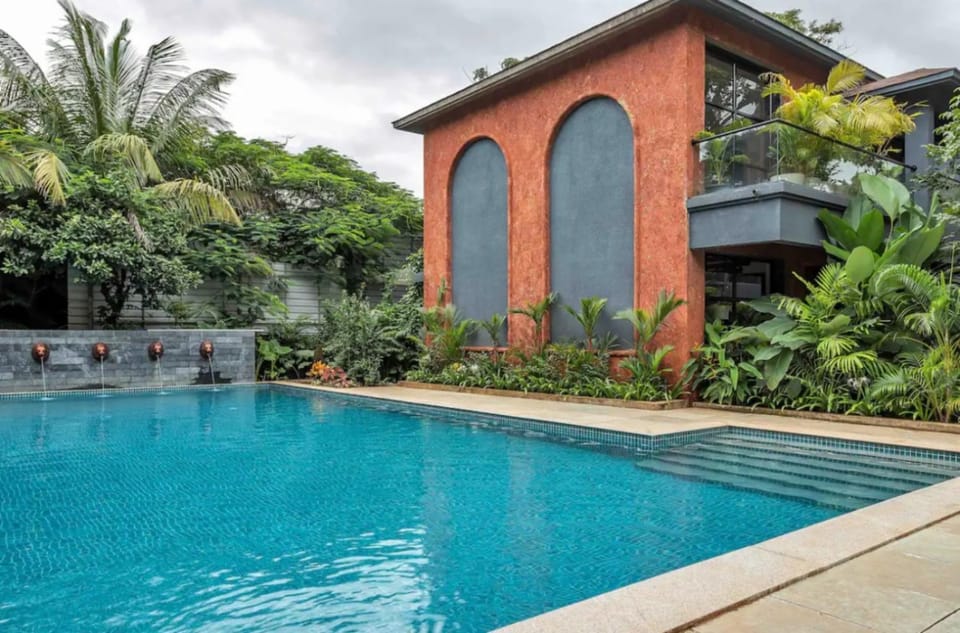 Property building, Swimming pool