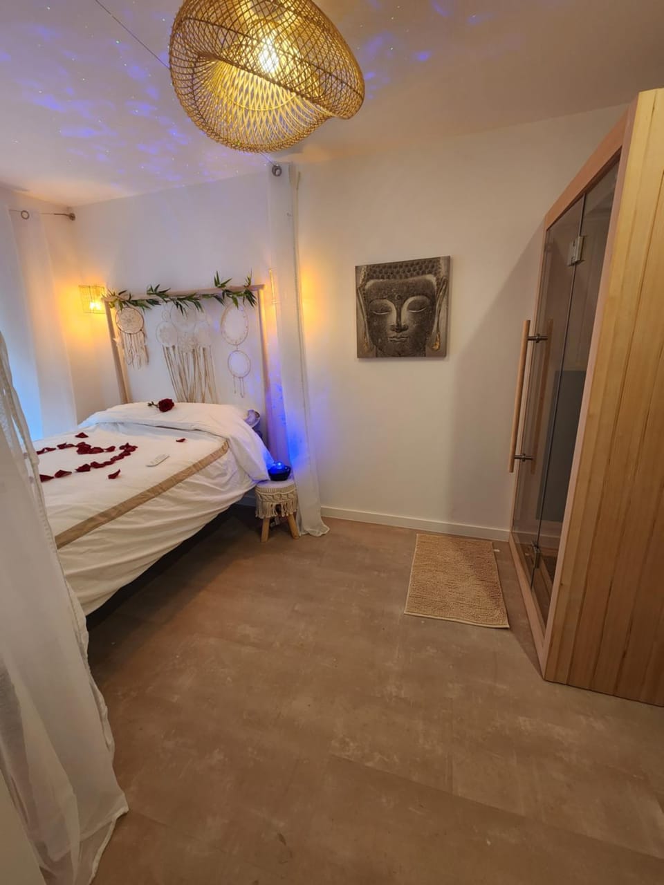 Sauna, Bedroom