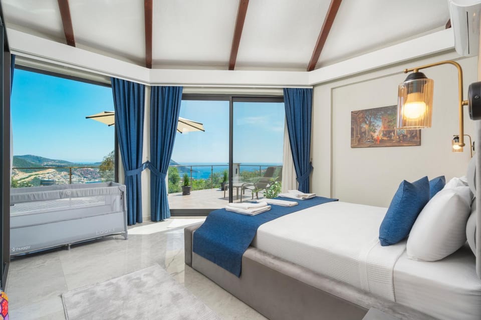 View (from property/room), Balcony/Terrace, Bedroom