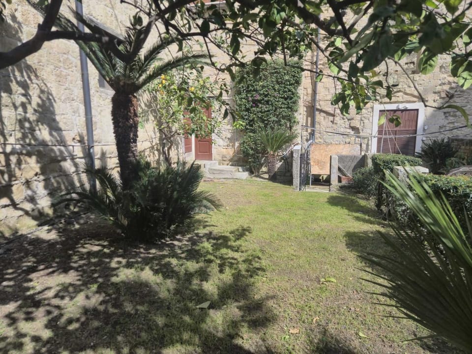 Donn'Anna - appartamento sul mare by Italianhost Apartment in Naples