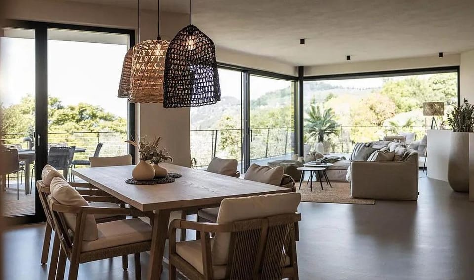 My Summer Lakeside Villa with Pool and Hot Tub Villa in Bardolino