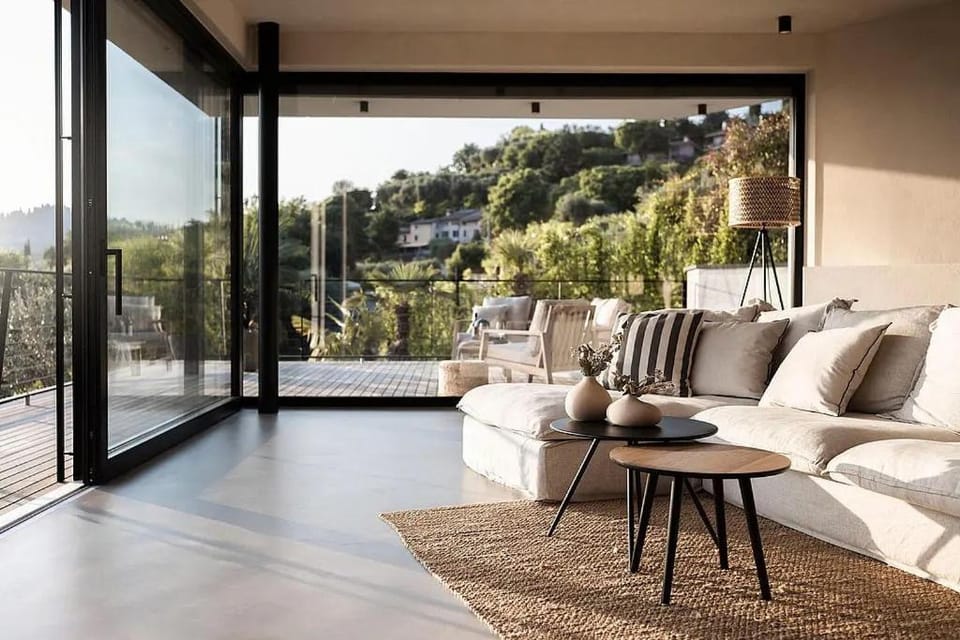 My Summer Lakeside Villa with Pool and Hot Tub Villa in Bardolino