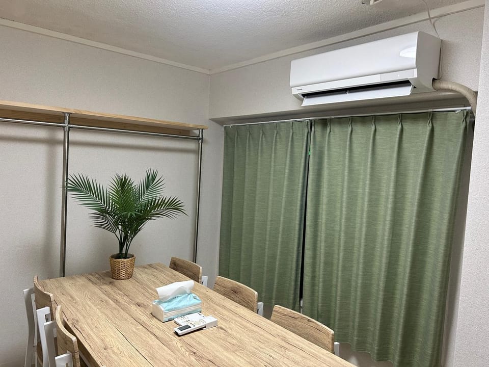 Living room, Dining area, air conditioner