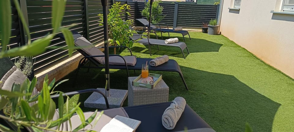 Sunny Oasis Apartment - high ground floor with sunny terrace & private garden!! Apartment in Medulin