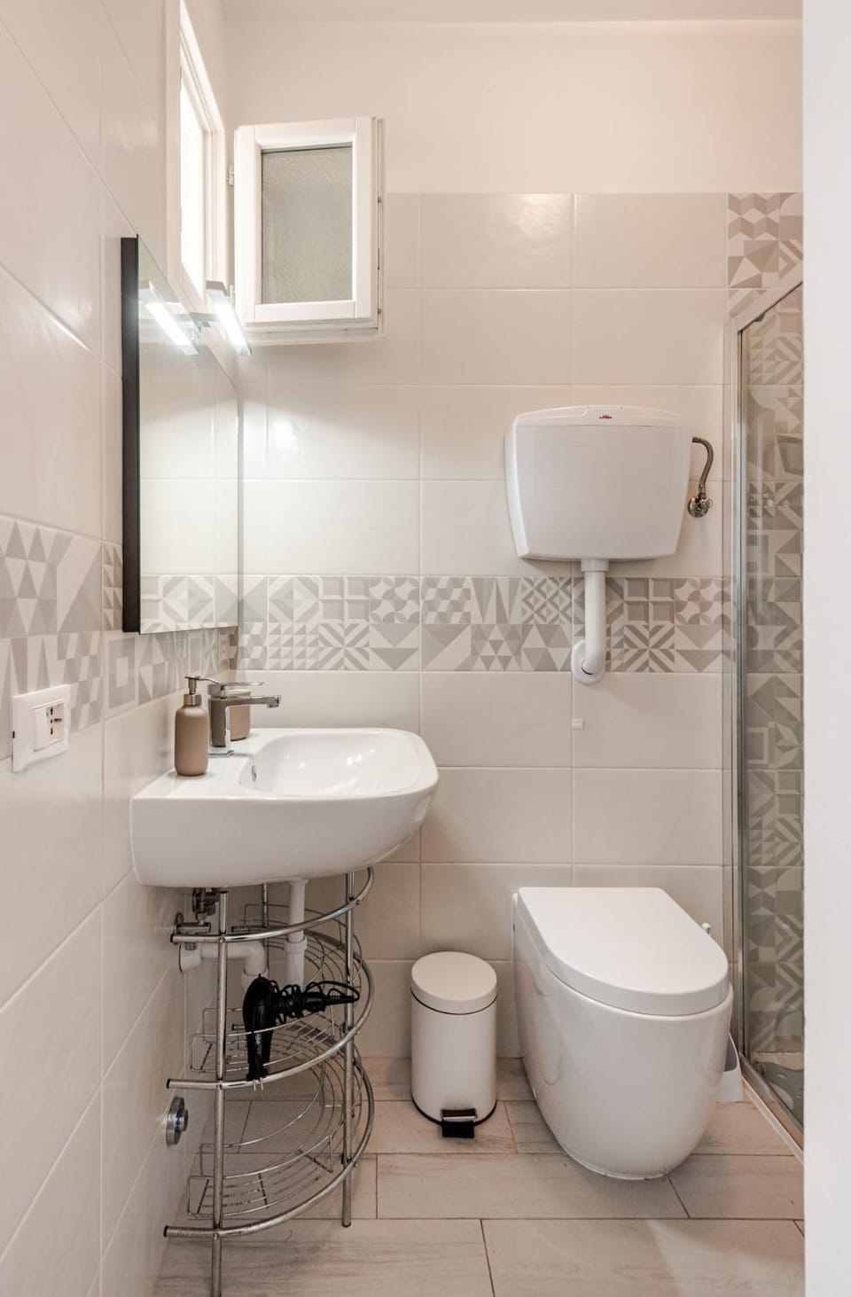 Beachfront Studio Free Parking-Pool 50m from Sea Apartment in Veneto