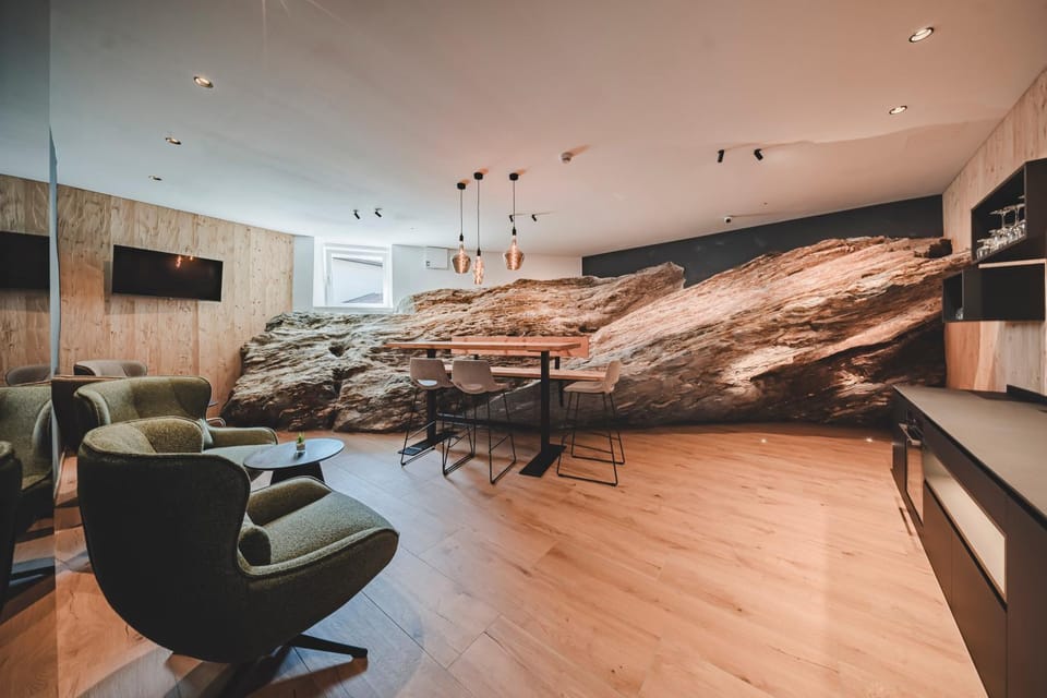 Communal lounge/ TV room, Lounge or bar