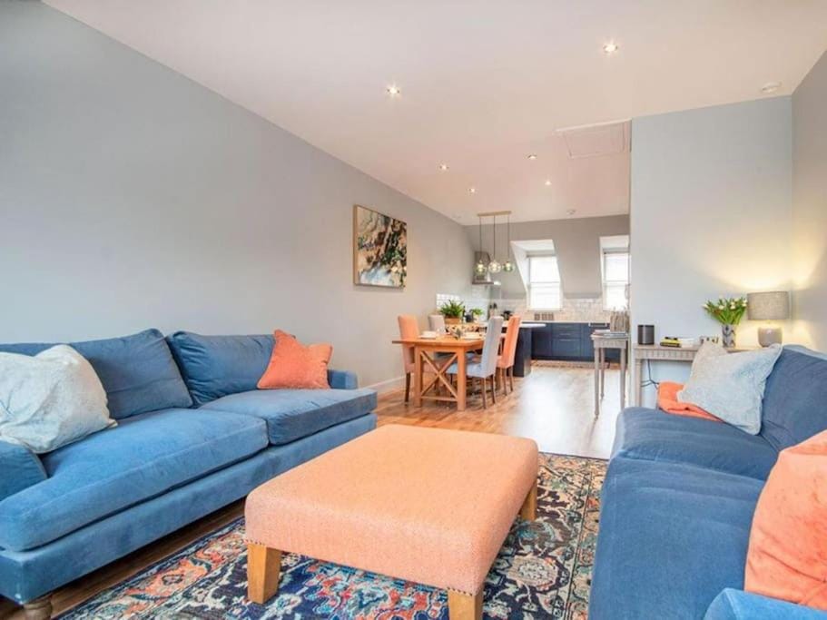 Townhouse on the Square, Dornoch Apartment in Scotland