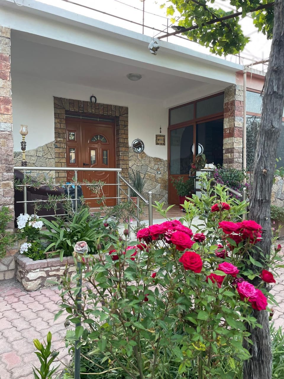 Guest House Miracle Garden Villa in Vlorë