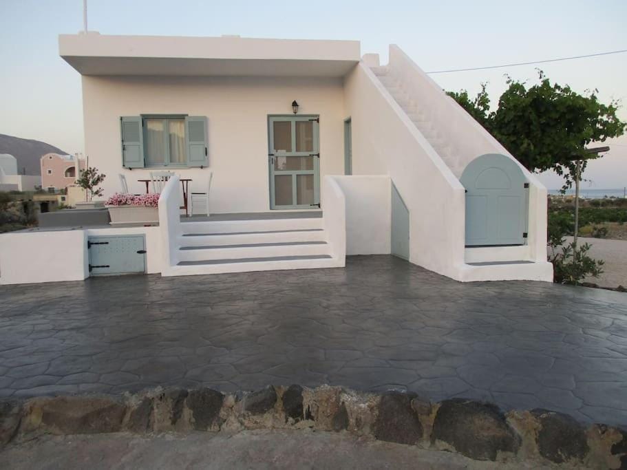 House in vineyard House in Santorini