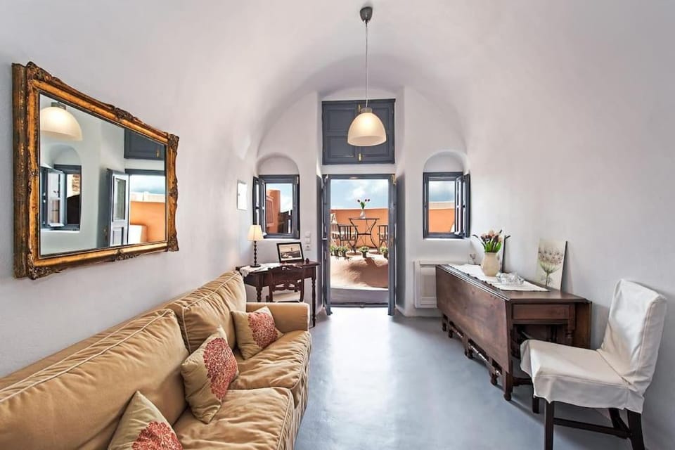 Oia Breeze House House in Oia