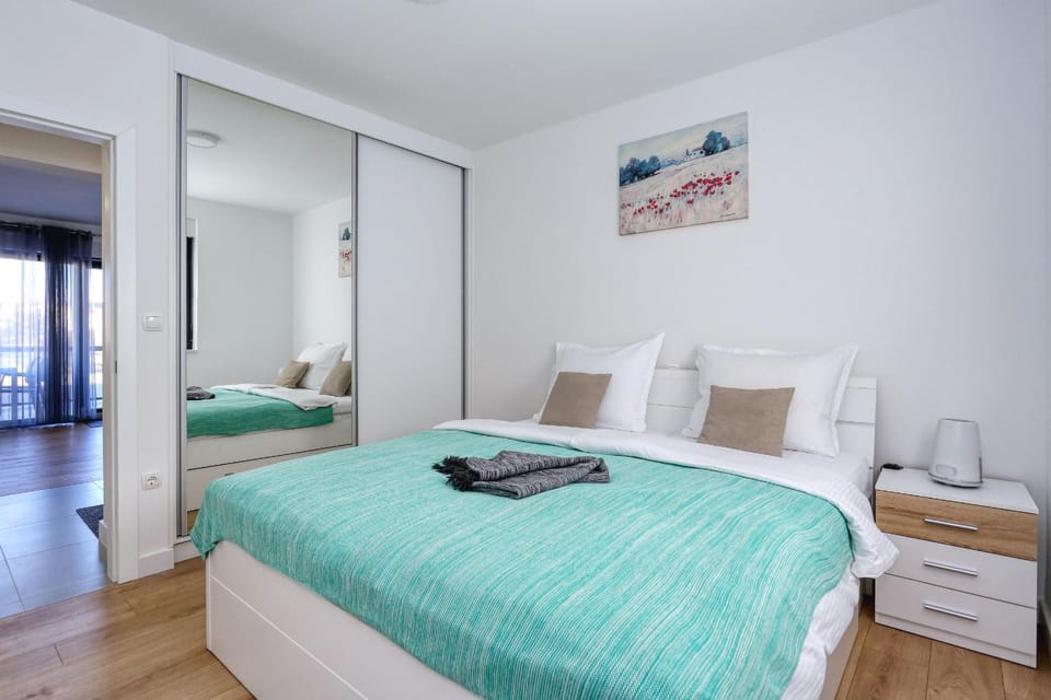 Bed, Bedroom, wardrobe